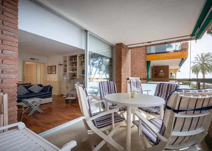 At103 Pins Beachfront Complex, View Appartement *