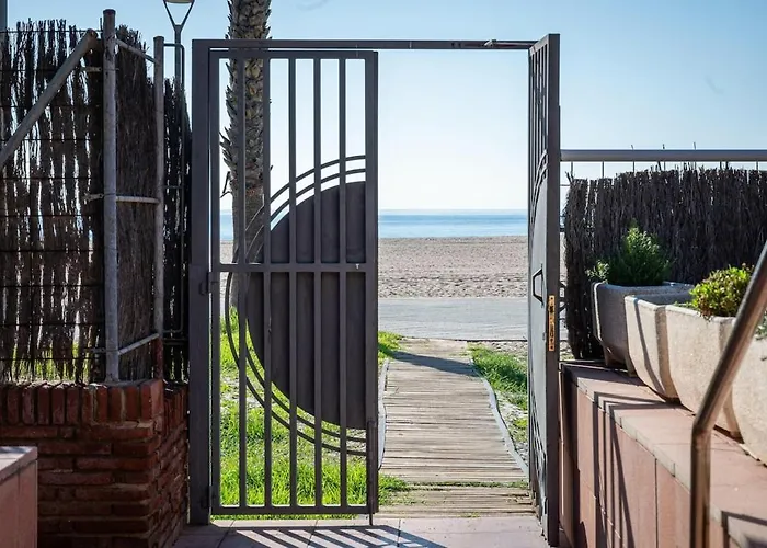 Apartmán At103 Pins Beachfront Complex, View Torredembarra
